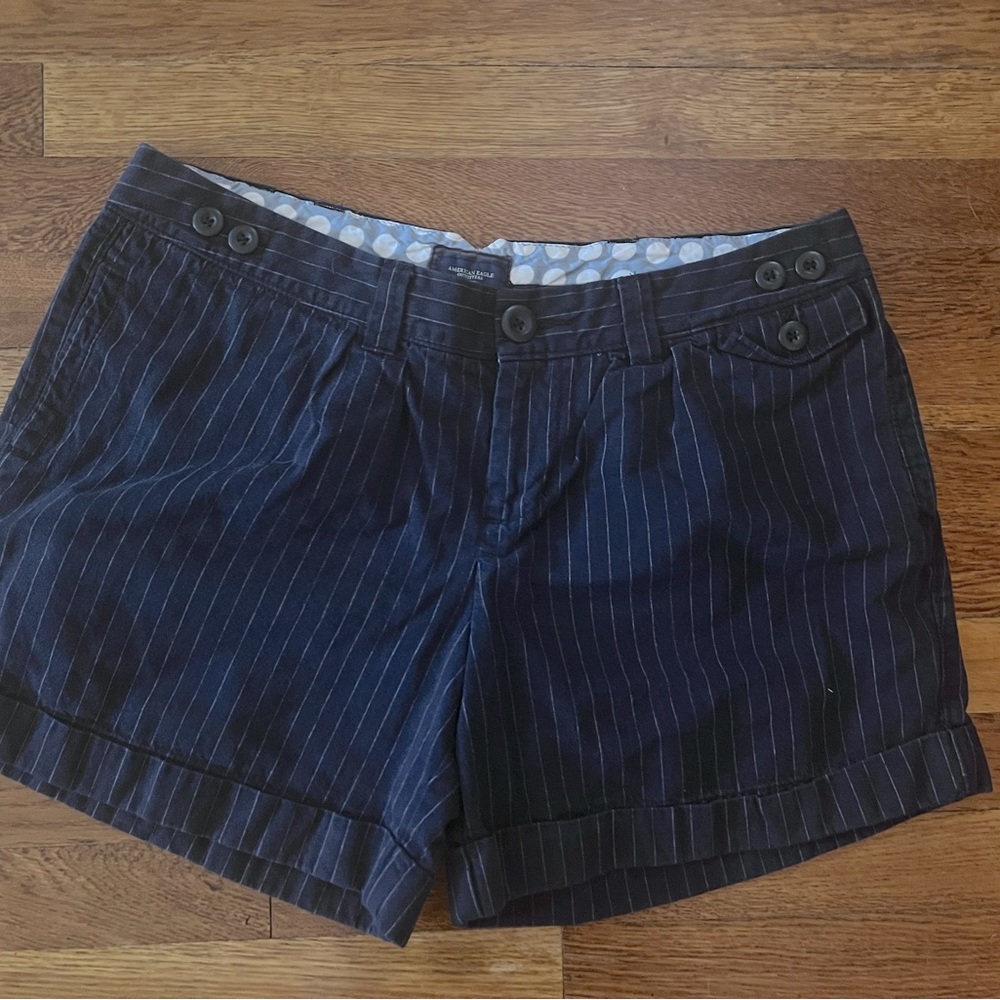 Early 2000s AE trouser pinstripe short size 14